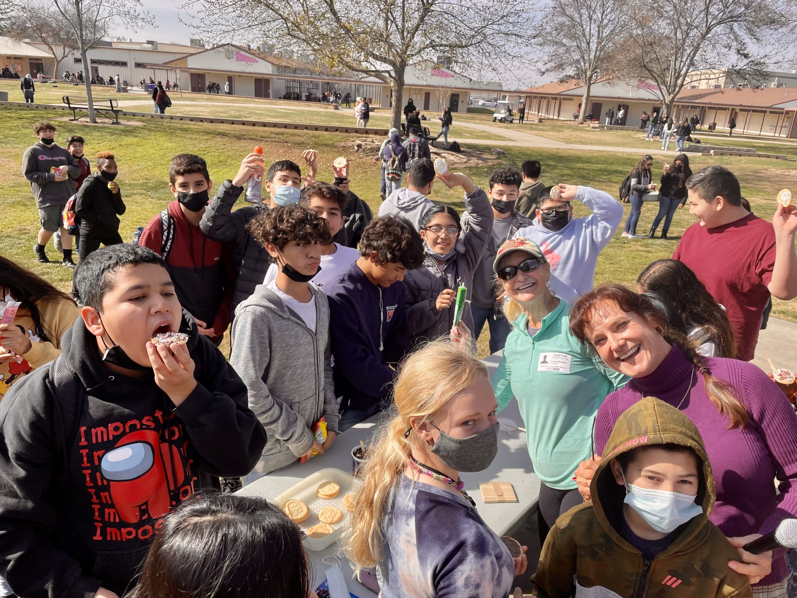 woodlake_lighthouse_club_cupcakes_kids_fun